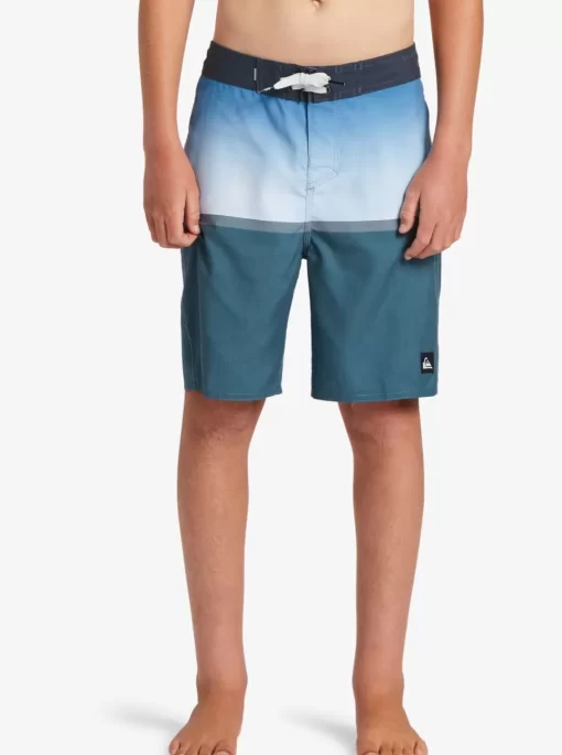 Boys Quiksilver Shorts | Boys 8-16 Everyday Division 17" Boardshorts