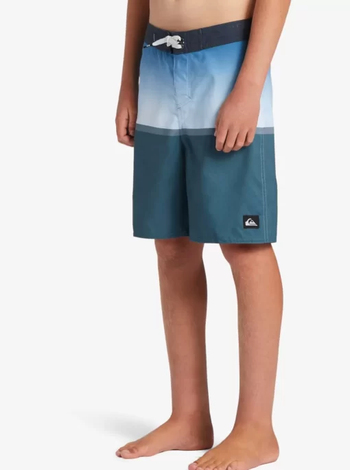 Boys Quiksilver Shorts | Boys 8-16 Everyday Division 17" Boardshorts