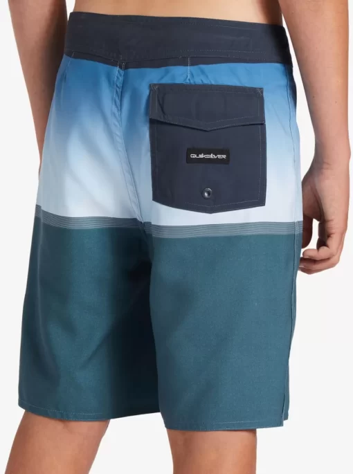 Boys Quiksilver Shorts | Boys 8-16 Everyday Division 17" Boardshorts