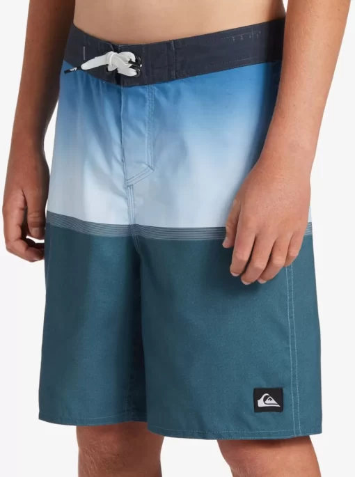 Boys Quiksilver Shorts | Boys 8-16 Everyday Division 17" Boardshorts