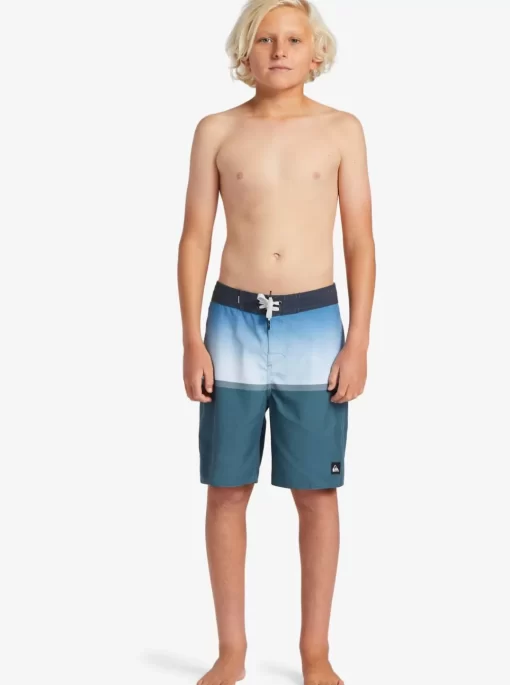 Boys Quiksilver Shorts | Boys 8-16 Everyday Division 17" Boardshorts