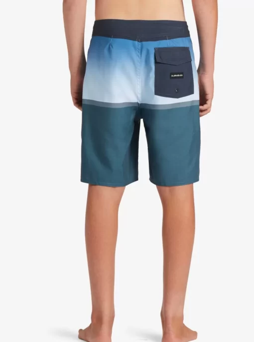 Boys Quiksilver Shorts | Boys 8-16 Everyday Division 17" Boardshorts