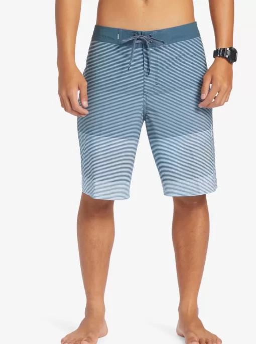 Mens Quiksilver Boardshorts | Surfsilk Massive 20" Boardshorts